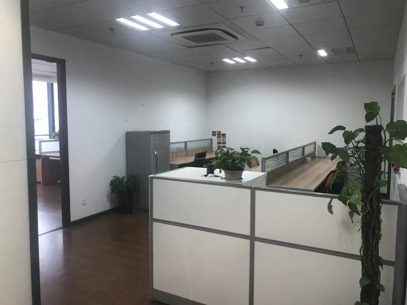 普陀 汇融大厦 140平米 简装修