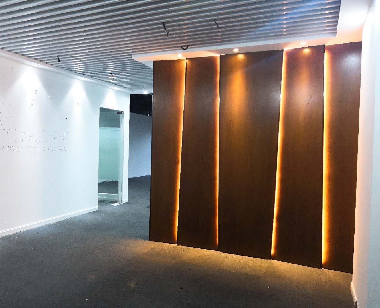 龙湖虹桥天街455平米办公室出租_3.80元/m²/天