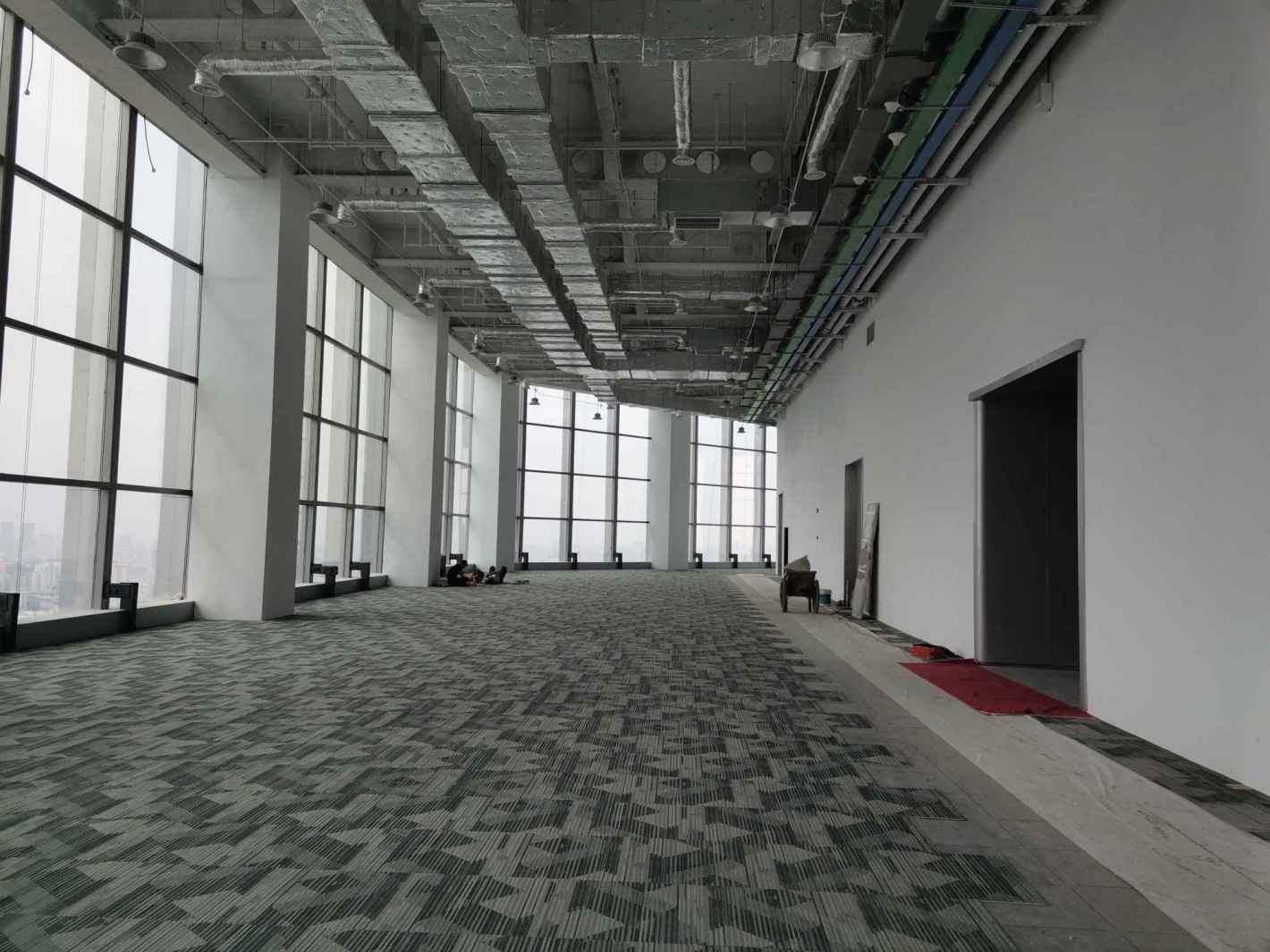 西岸智塔275平米办公室出租_5.50元/m²/天