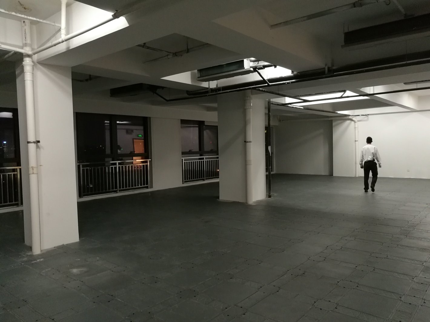 H88越虹广场313平米办公室出租_5.00元/m²/天