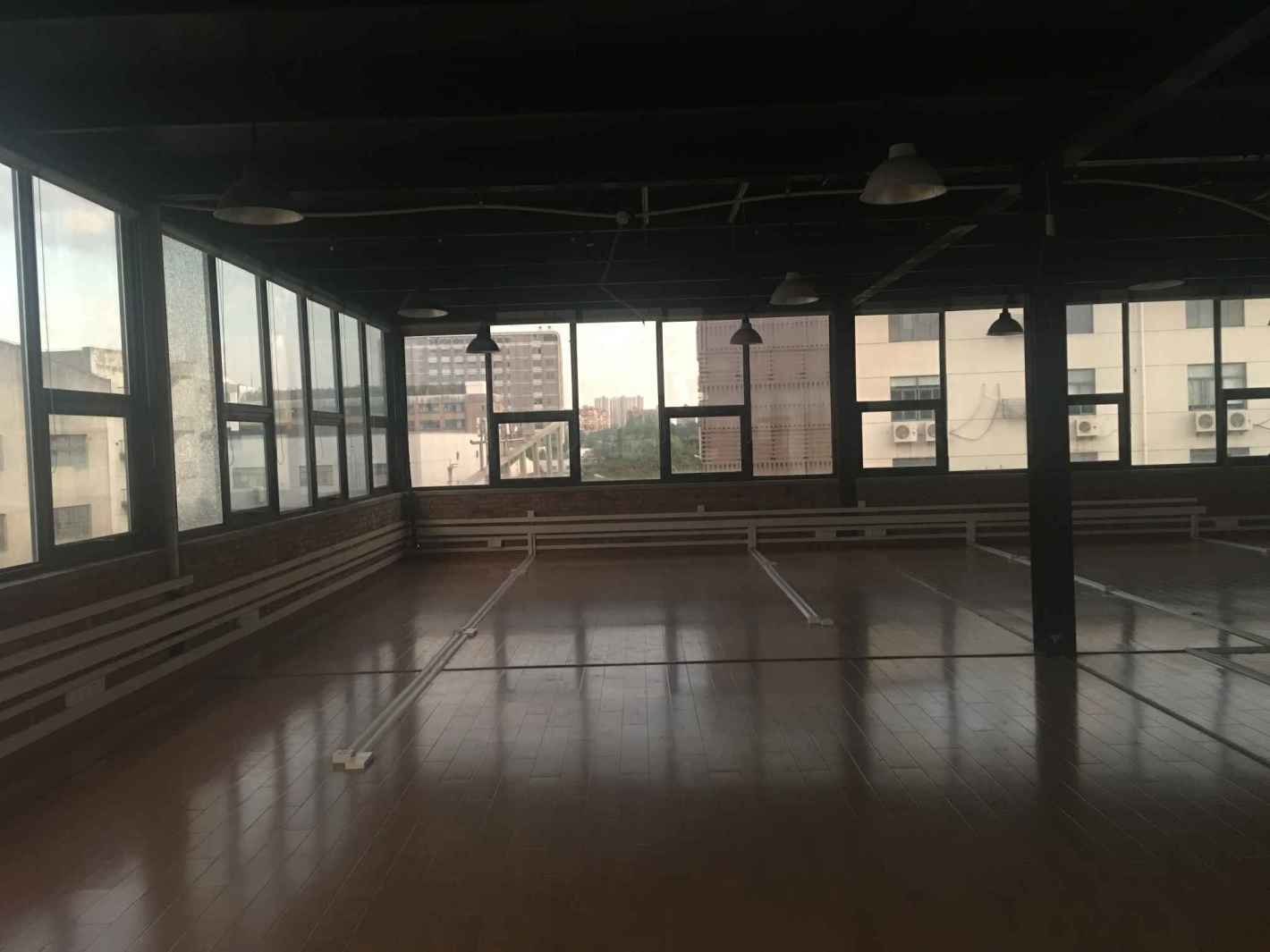 1+PARK900平米办公室出租_3.00元/m²/天