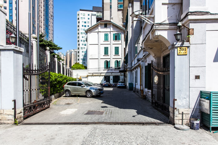 漕溪北路201号