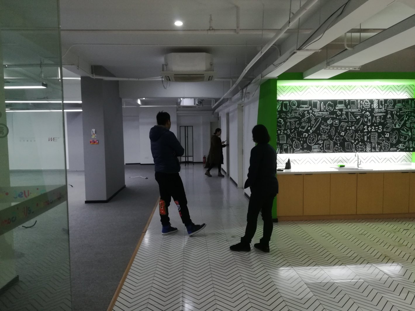 WeWork静安 WeWork 381平米 中等装修