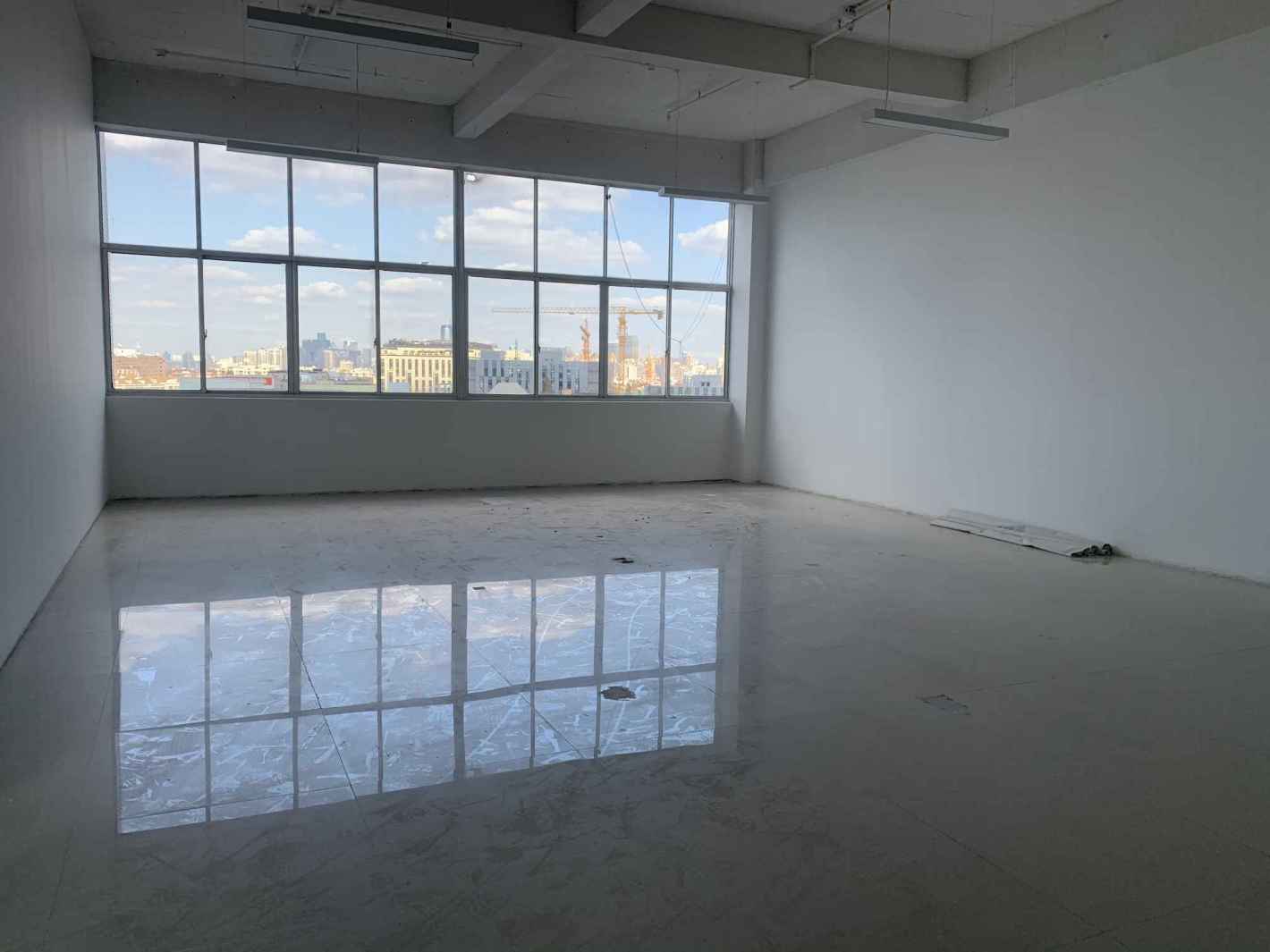 大树下新媒体创意园闵行 大树下新媒体创意园 152平米 精装修