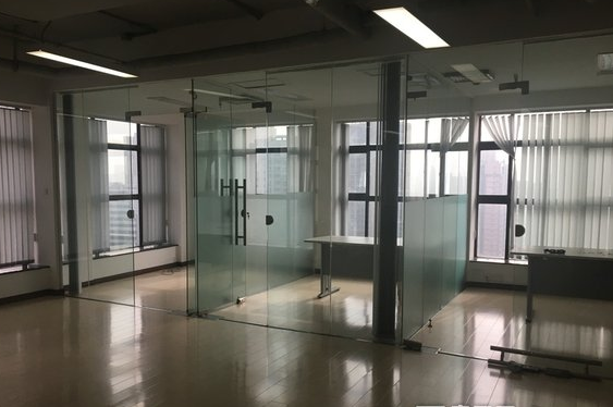 申亚金融广场226平米办公室出租_3.40元/m²/天