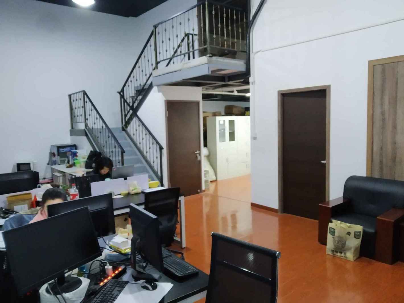 增美都市工业园区242平米办公室出租_2.53元/m²/天