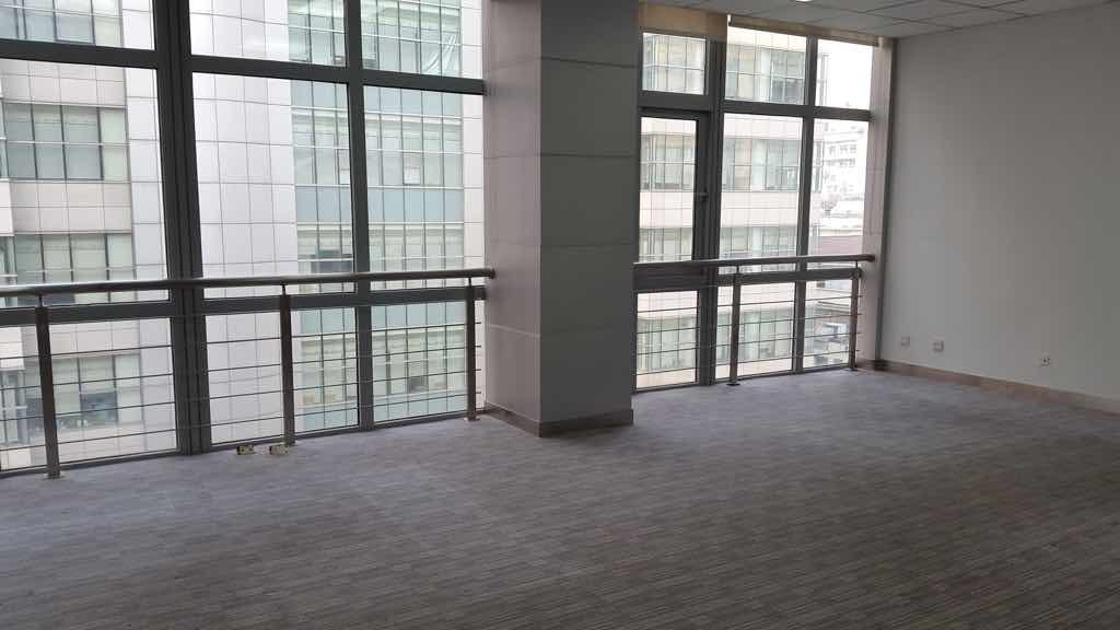 长江新能源大厦330平米办公室出租_6.00元/m²/天
