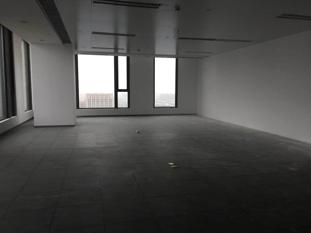 绿地中央广场新静安（闸北） 绿地中央广场 239平米 简装修