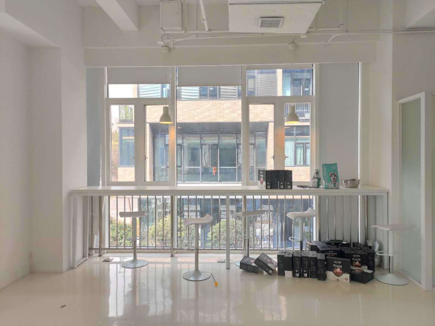 大宁中心广场新静安（闸北） 大宁中心广场 412平米 毛坯
