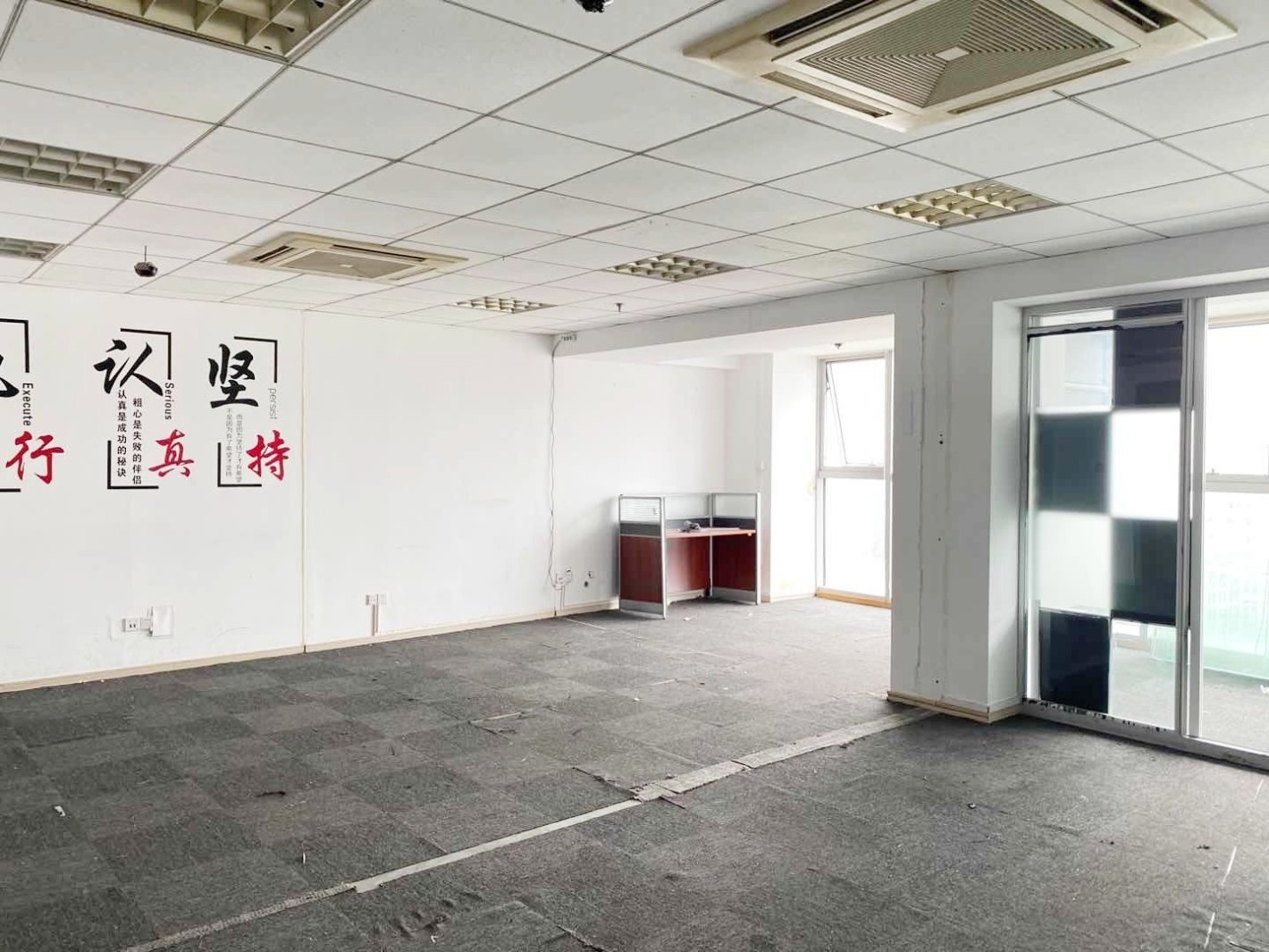 绿洲中环中心114平米办公室出租_3.50元/m²/天