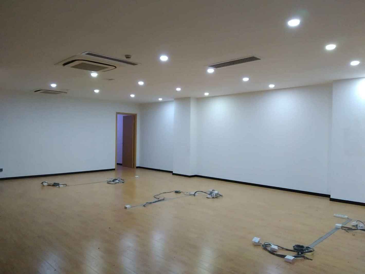 虹桥总部1号715平米办公室出租_2.90元/m²/天