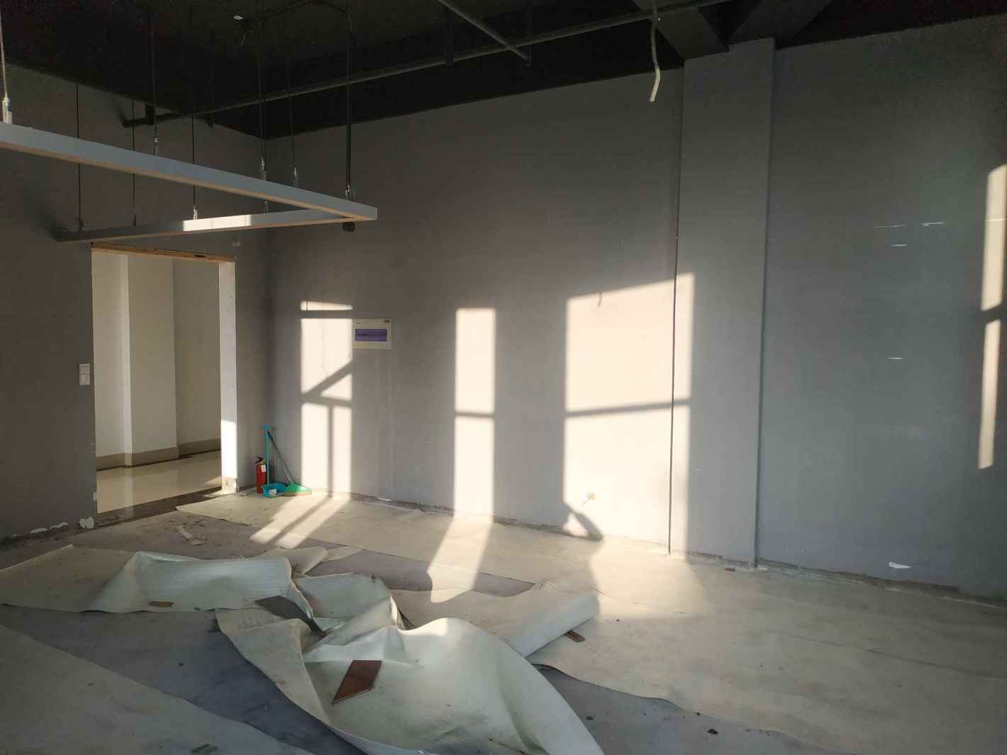 双鸿大楼新静安（闸北） 双鸿大楼 84平米 毛坯