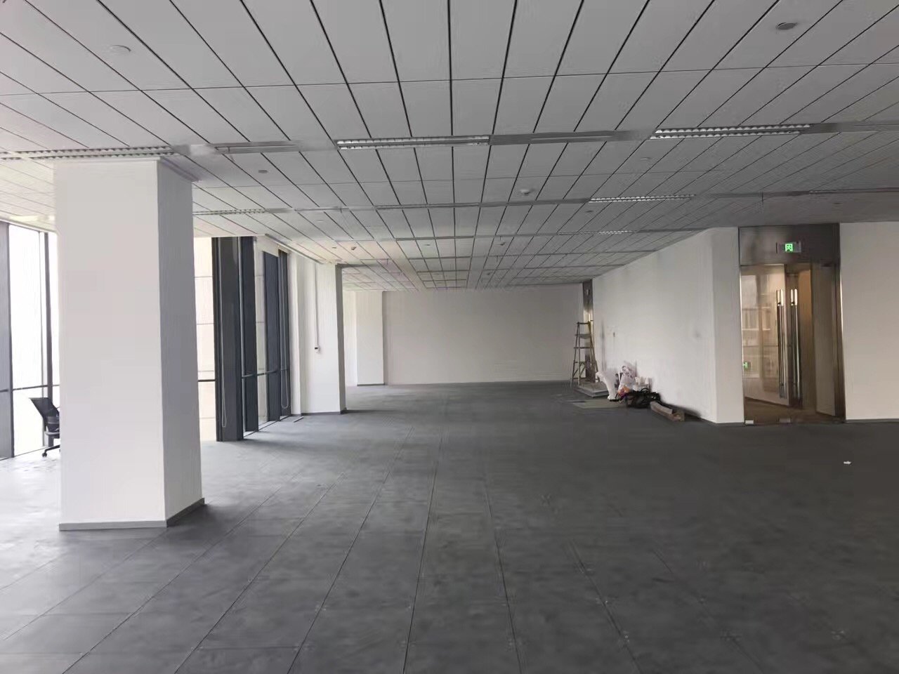 虹桥绿谷广场1060平米办公室出租_3.20元/m²/天
