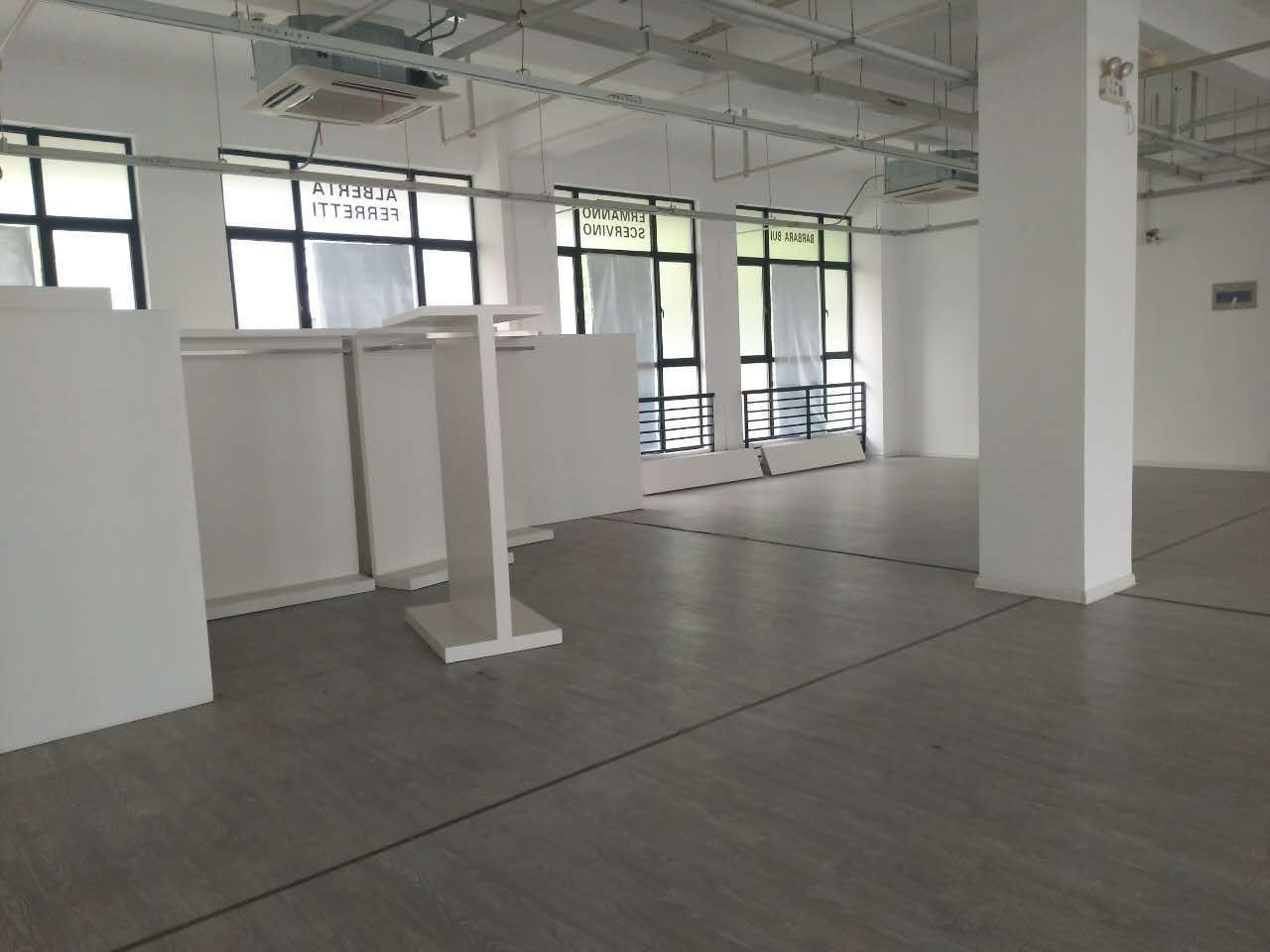 现代城市购物花园普陀 现代城市购物花园 361平米 中等装修
