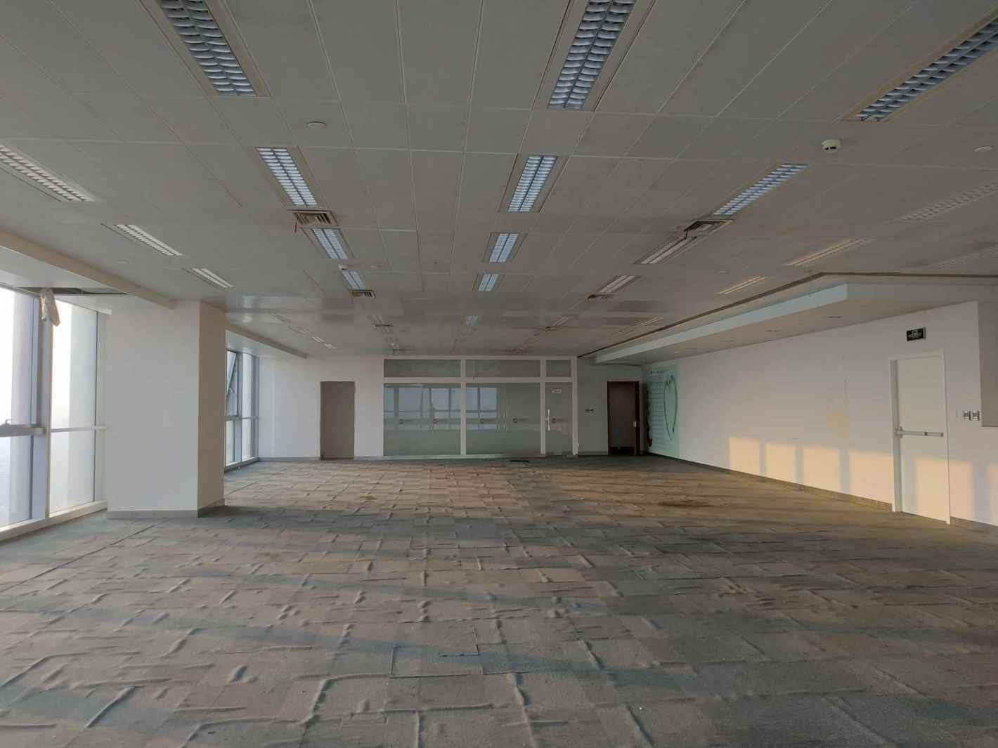 长城大厦360平米办公室出租_4.00元/m²/天