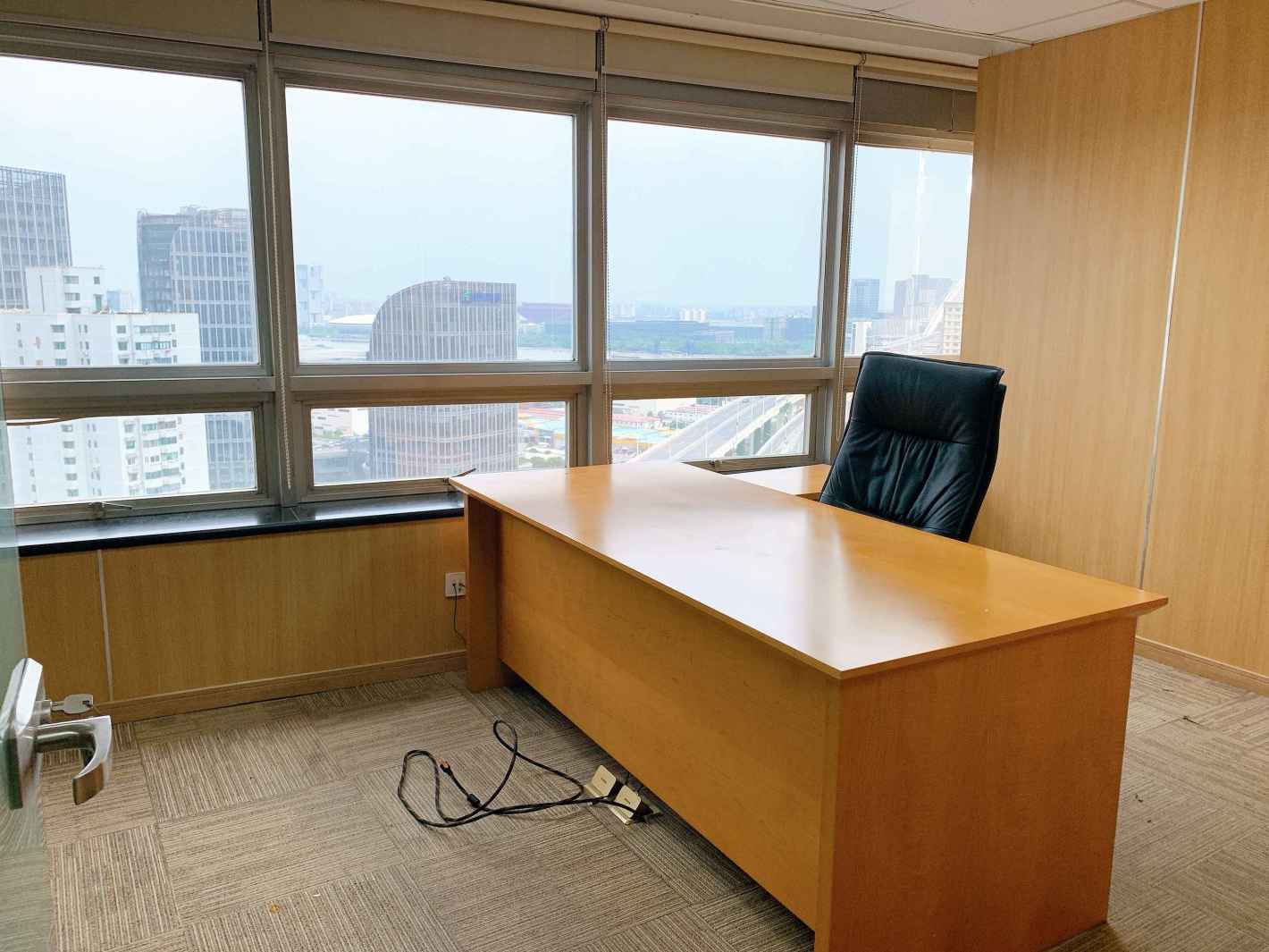 江南造船大厦137平米办公室出租_3.60元/m²/天
