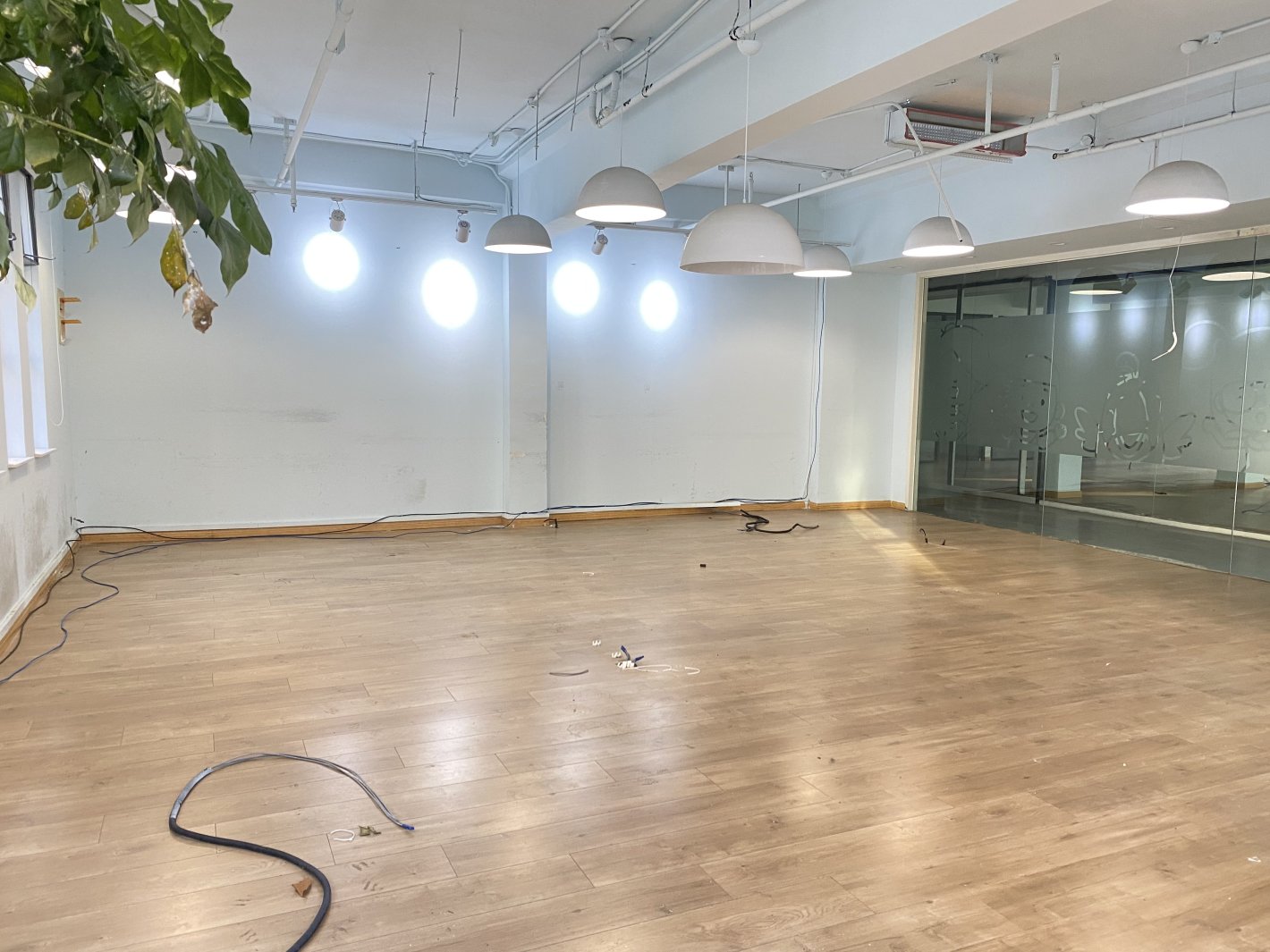 普陀 E仓创意园 98平米 简装修出租