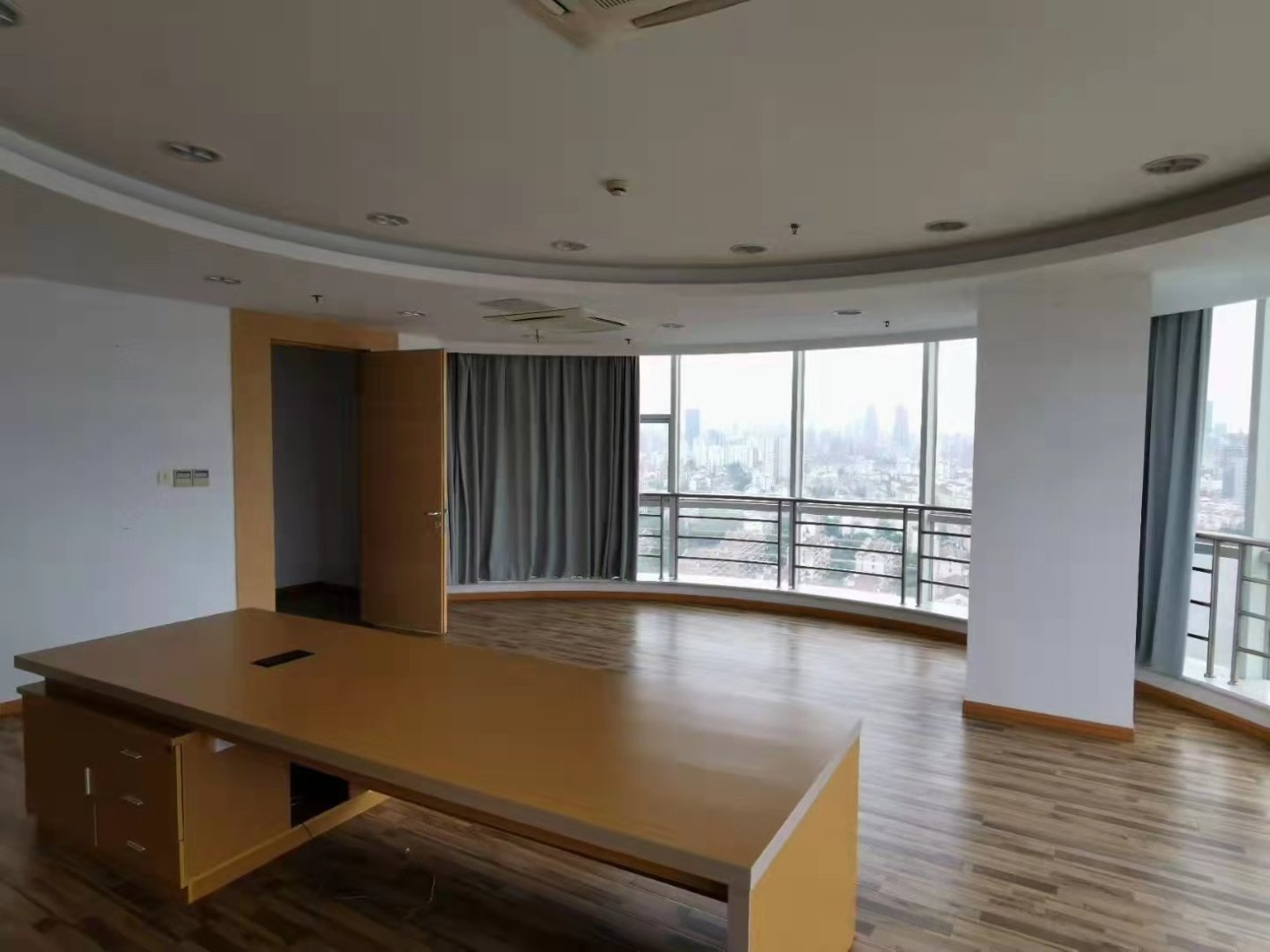 新长征商务大厦1008平米办公室出租_2.90元/m²/天