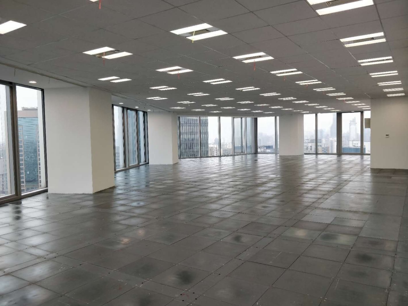 宝矿洲际大厦新静安（闸北） 宝矿洲际大厦 393平米 简装修