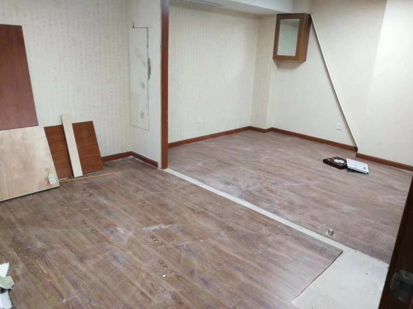 祥腾财富广场新静安（闸北） 祥腾财富广场 127平米 精装修