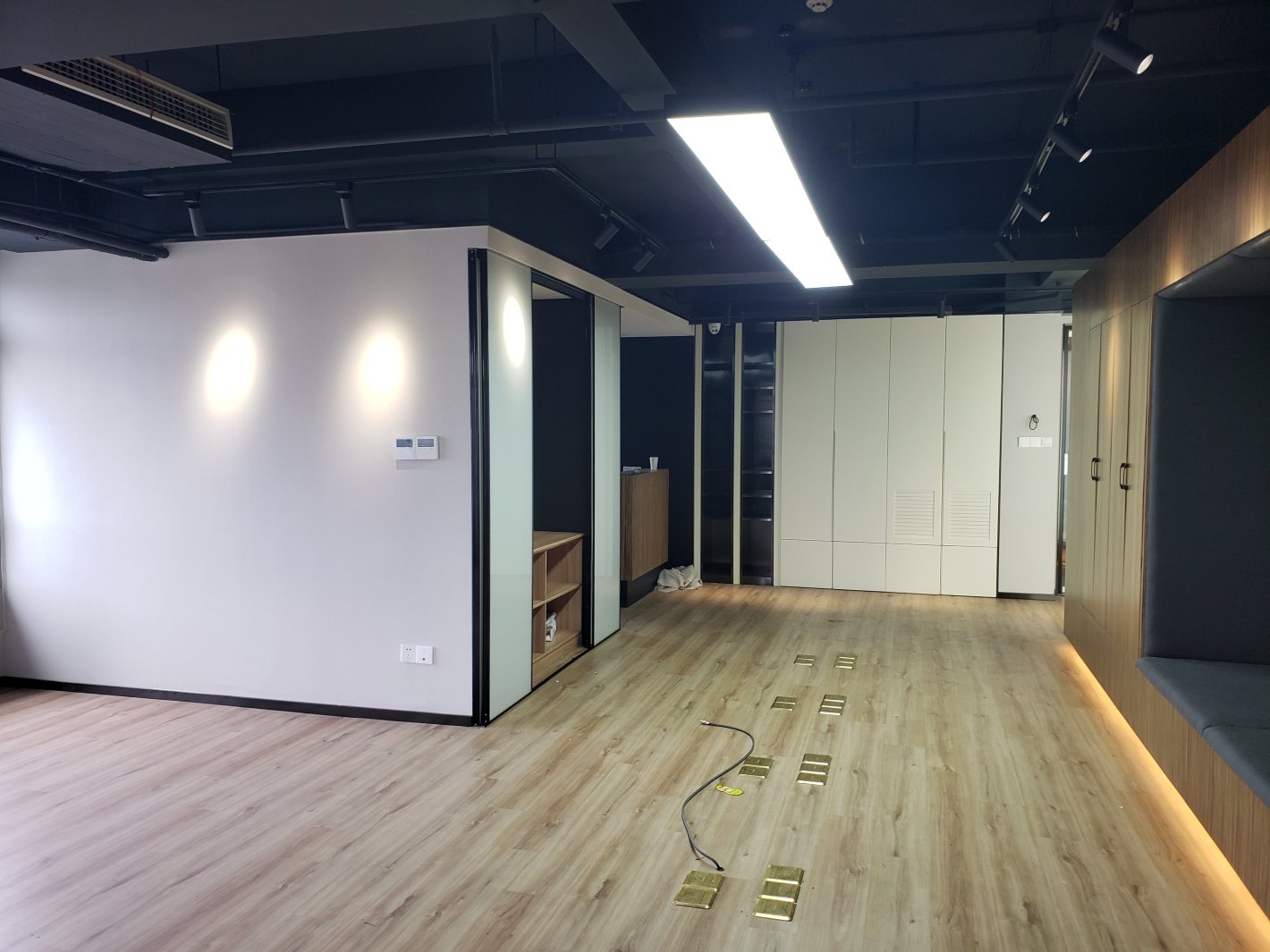 建滔广场长宁 建滔广场 243平米 豪华装修