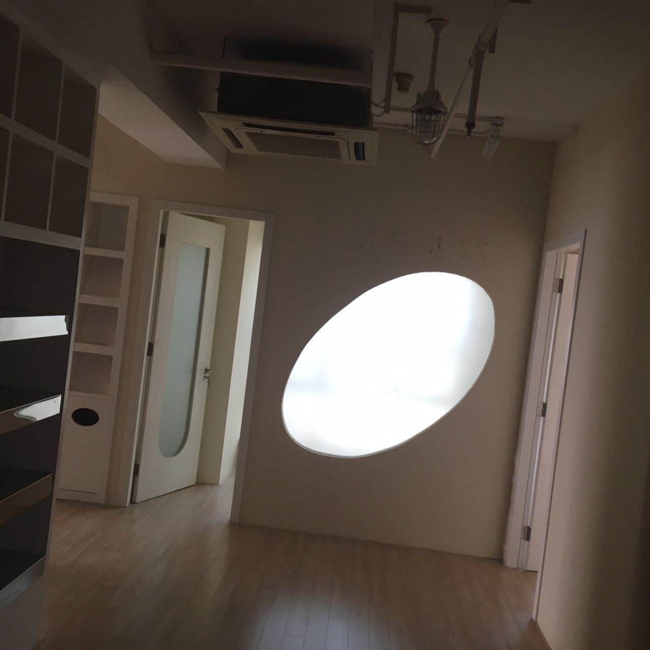 新虹桥捷运大厦166平米办公室出租_2.80元/m²/天