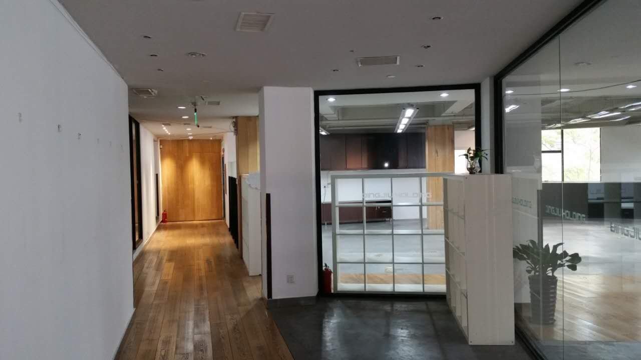 虹桥路640号823平米办公室出租_6.20元/m²/天