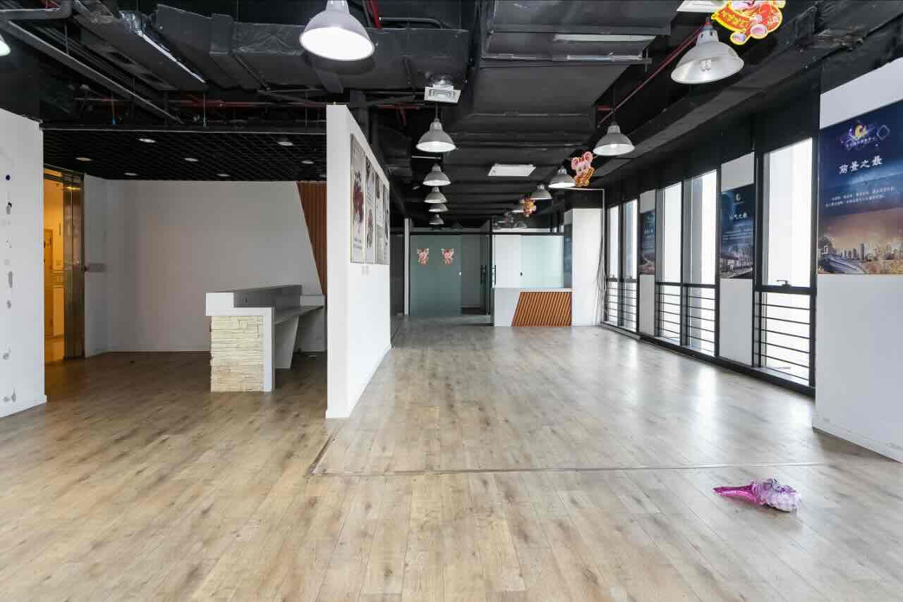 华滋奔腾大厦淞南高境 华滋奔腾大厦 284平米 中等装修
