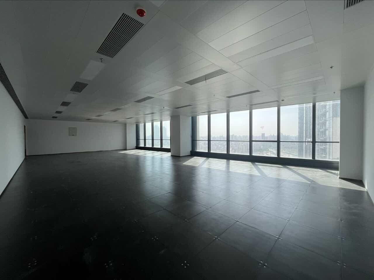 鸿企中心820平米办公室出租_4.00元/m²/天