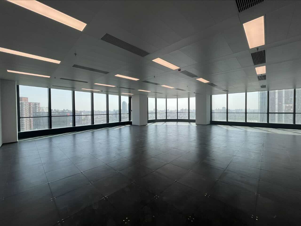 鸿企中心219平米办公室出租_3.60元/m²/天