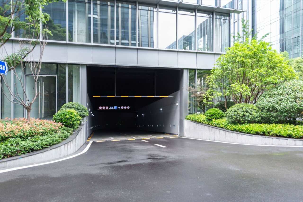 虹桥平安财富中心