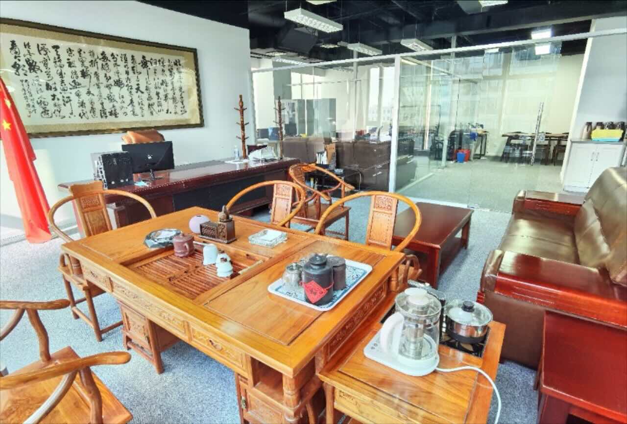 堡尼中心305平米办公室出租_3.00元/m²/天
