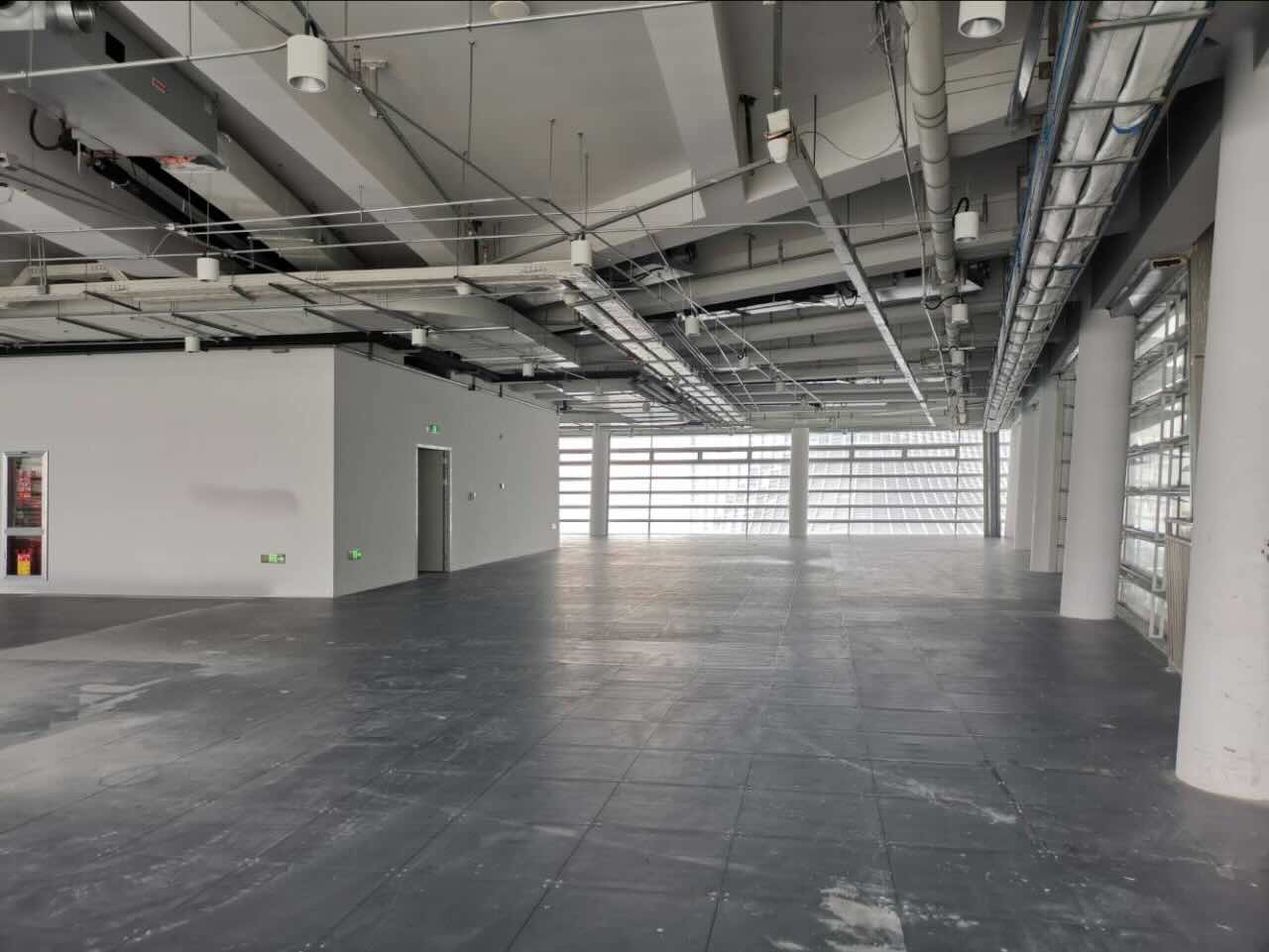 西岸艺岛ART Tower1660平米办公室出租_5.30元/m²/天