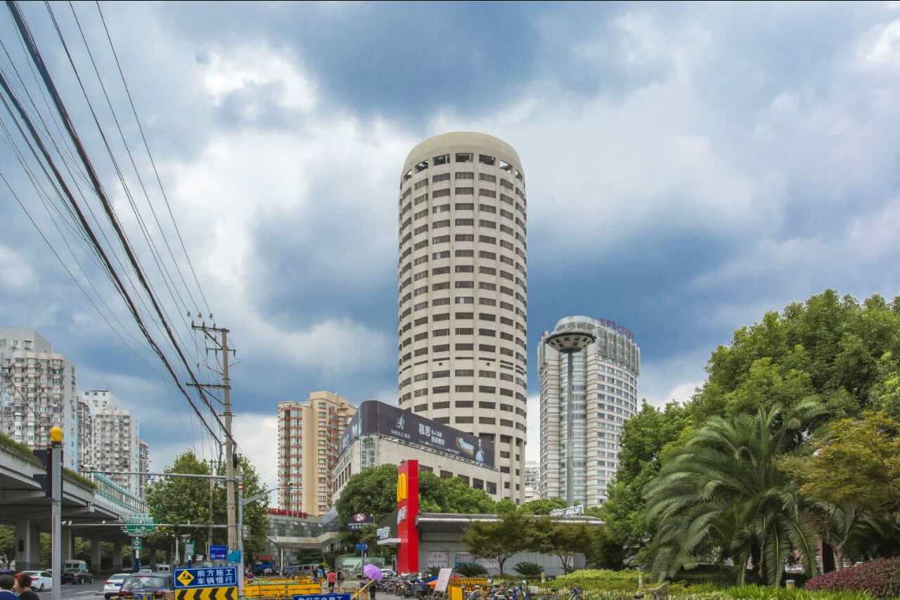 绿洲大厦：长宁区的办公绿洲！
