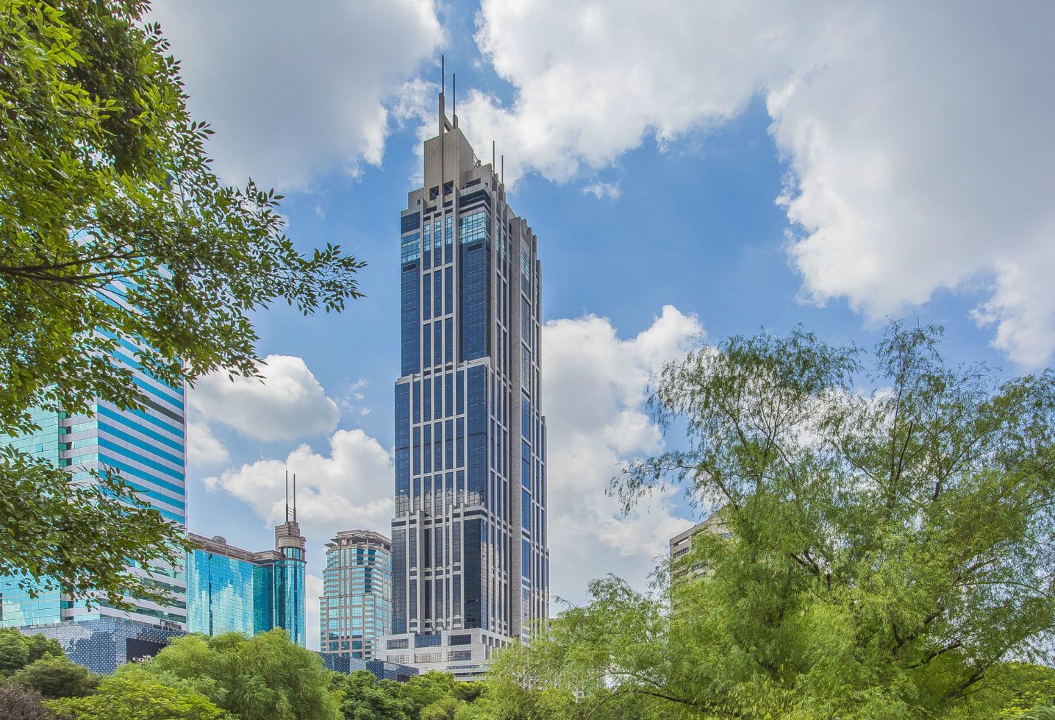 香港新世界大厦地址及租金/物业费信息
