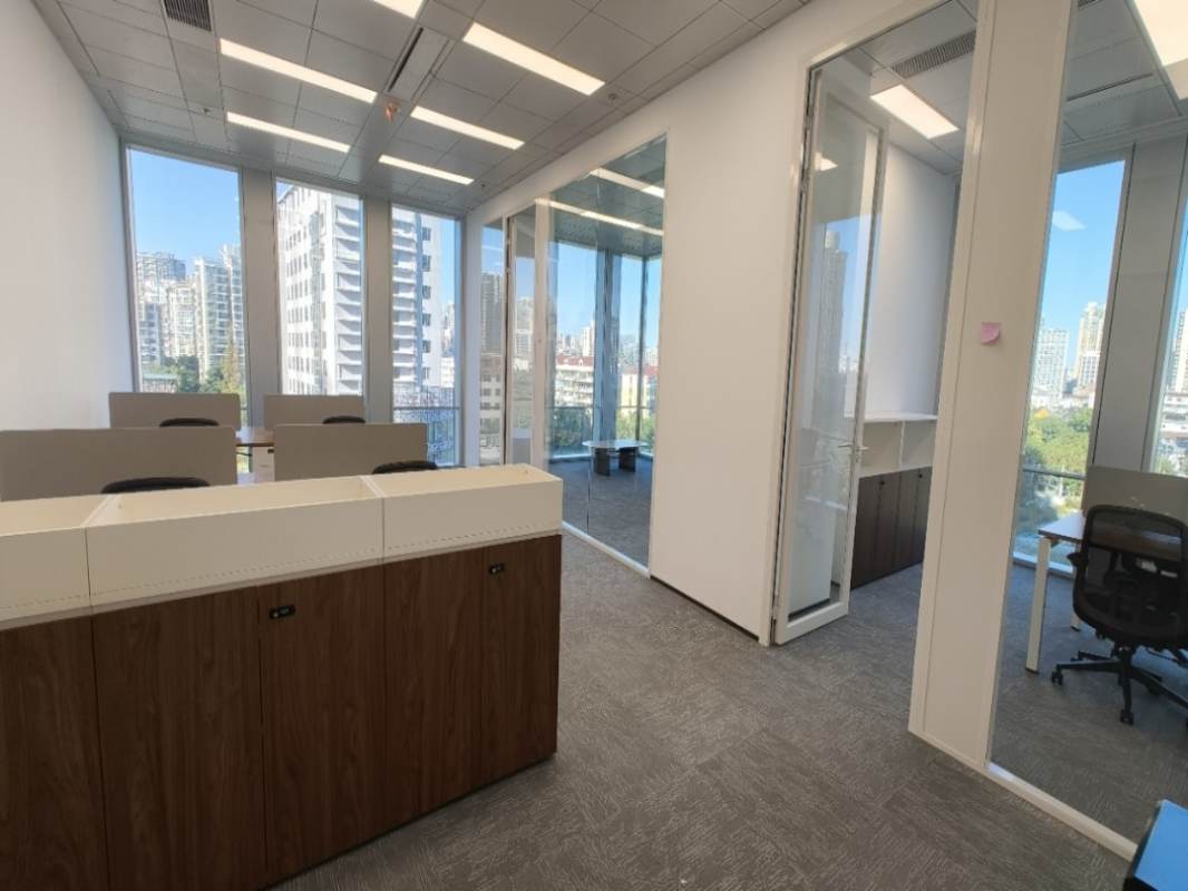北外滩金茂中心（央企楼盘）130平米办公室出租_3.80元/m&sup2;/天
